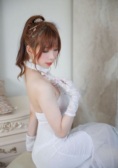 扒开粉嫩小泬舌头伸进去视频_1080P免费观看视频